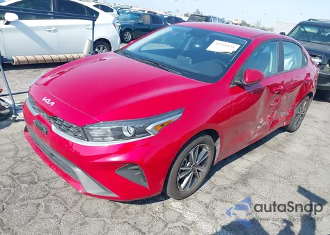 2022 Kia Forte Lxs z USA, uszkodzony, nr VIN 3KPF24AD2NE417096
